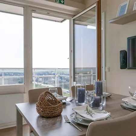 Cosy, Sunny And Completely Renovated Flat With Sun Terrace And Very Nice Open View *